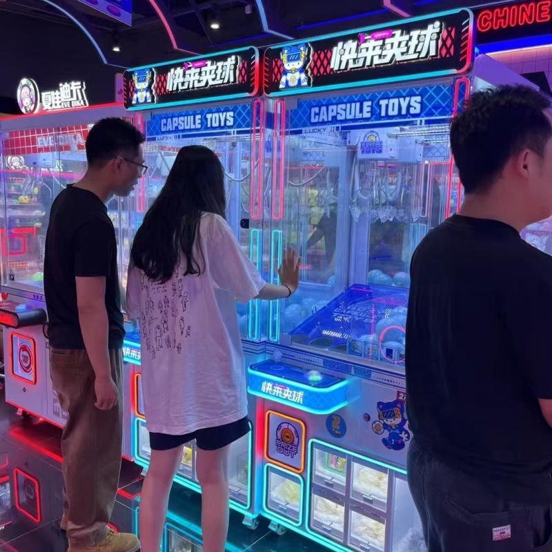 カプセルトイ クレーンゲーム ガチャポンマシン コイン式ゲー - Prize Capsule Toy Machine のレビューと価格